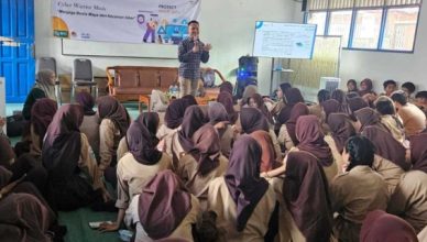 DOSEN EDUKASIKAN KEAMANAN SIBER
