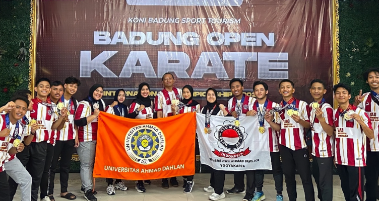 UKM Karate UAD Borong Medali di Bali
