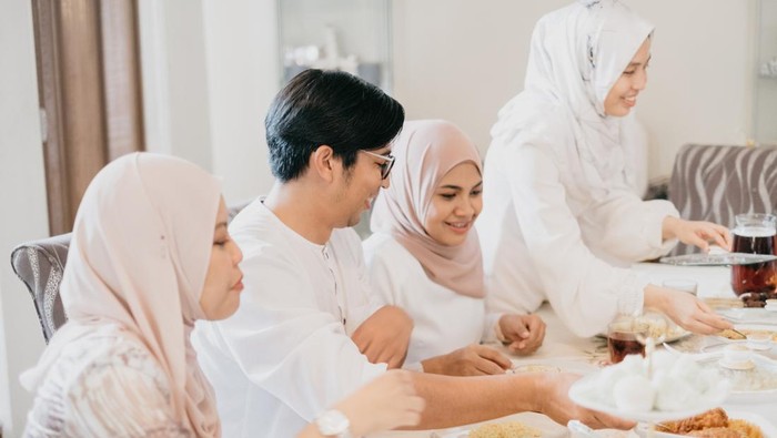 Aksi Bersih Pantai Universitas Alma Ata