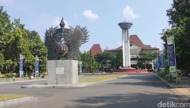 Dosen UNY bantah cekik Ketua BEM