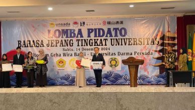 Riani Anggraeni juara 1 Lomba Pidato Bahasa Jepang
